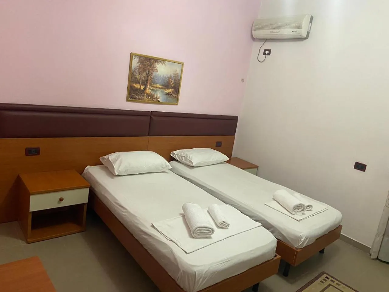 Hotel Edland Vlorë アルバニア
